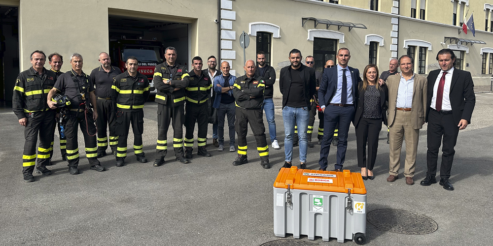 Bosica dona un kit antisversamento Airbank ai Vigili del Fuoco di Teramo